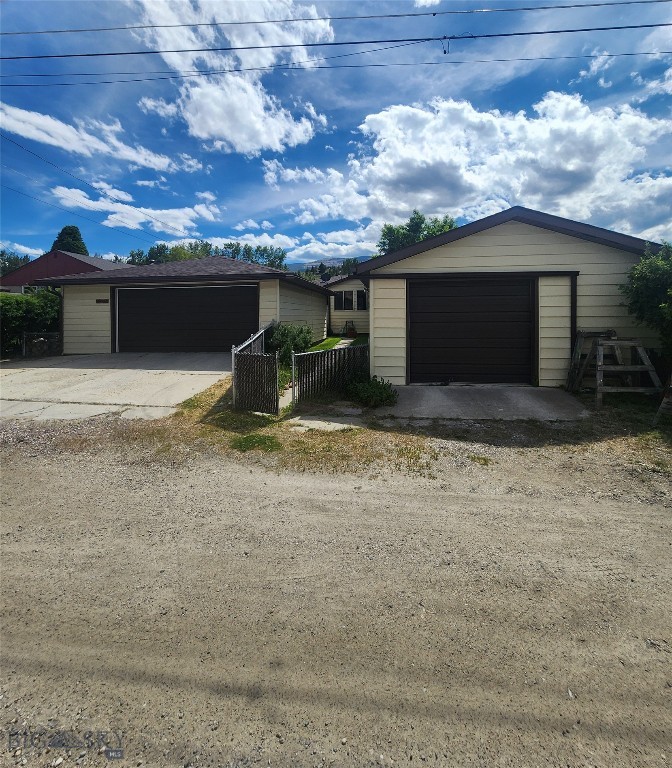 2108 Garfield Property Photo 6