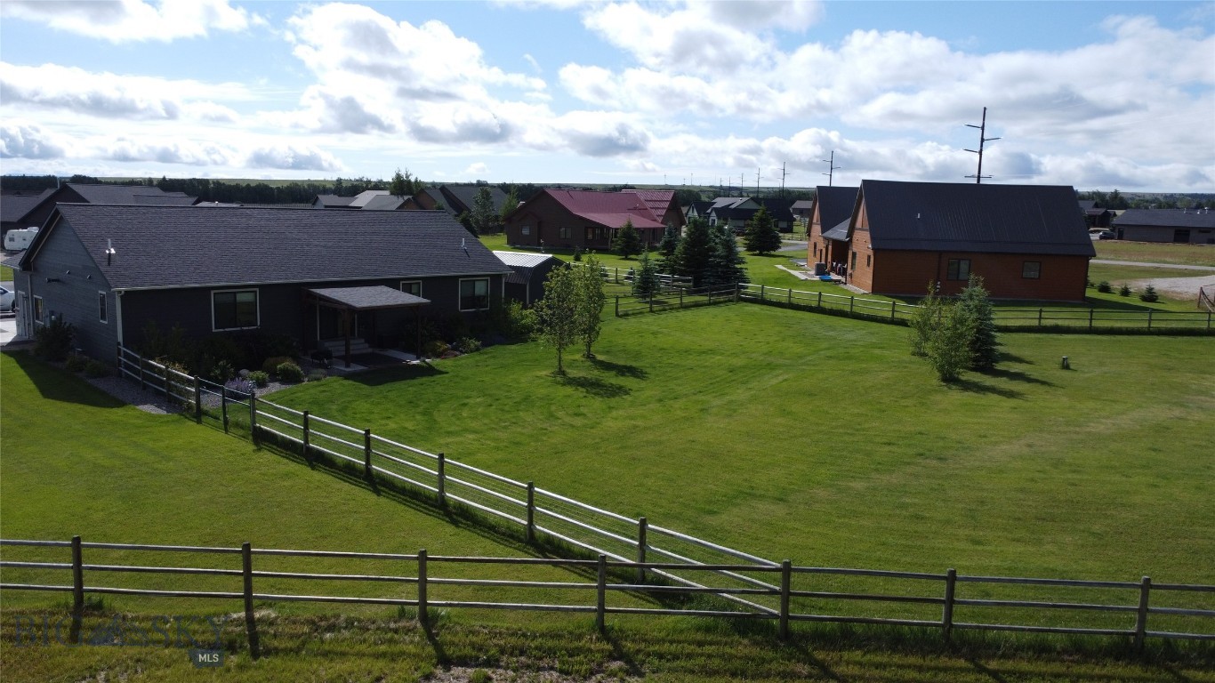 25 Meadowlark Property Photo 2