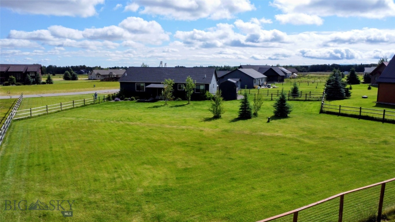 25 Meadowlark Property Photo 3