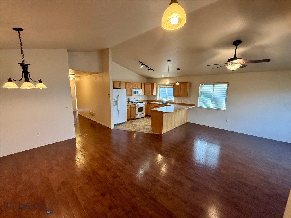 2401 Sun Avenue Property Photo 10