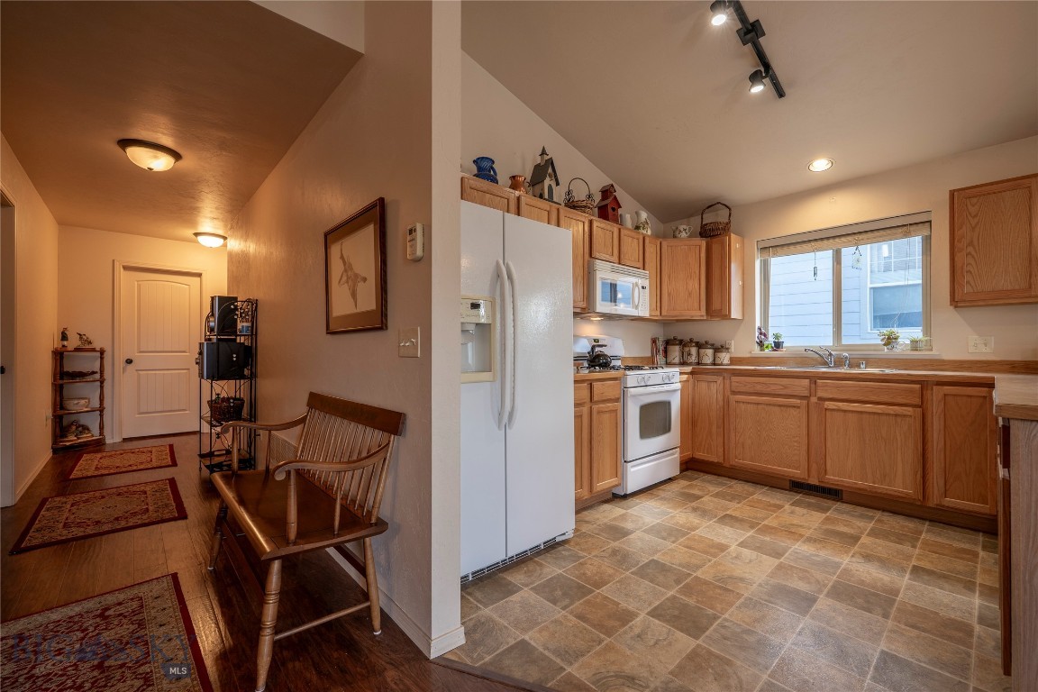 2401 Sun Avenue Property Photo 11