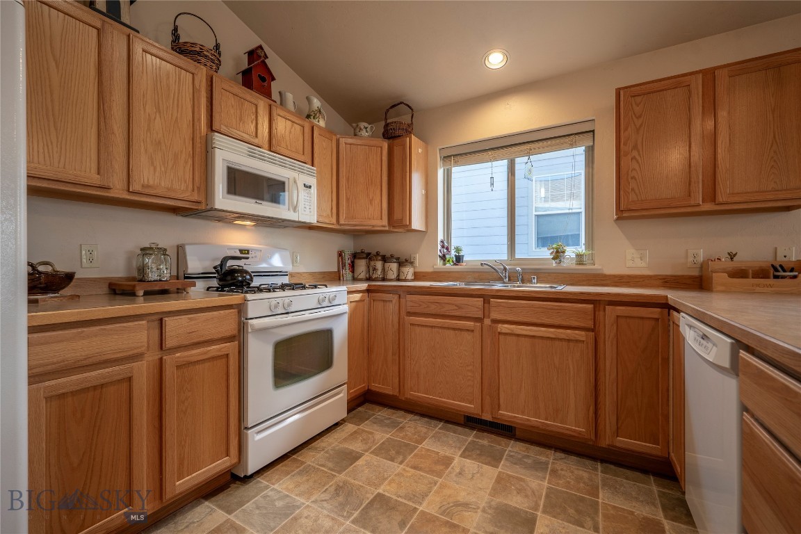 2401 Sun Avenue Property Photo 13