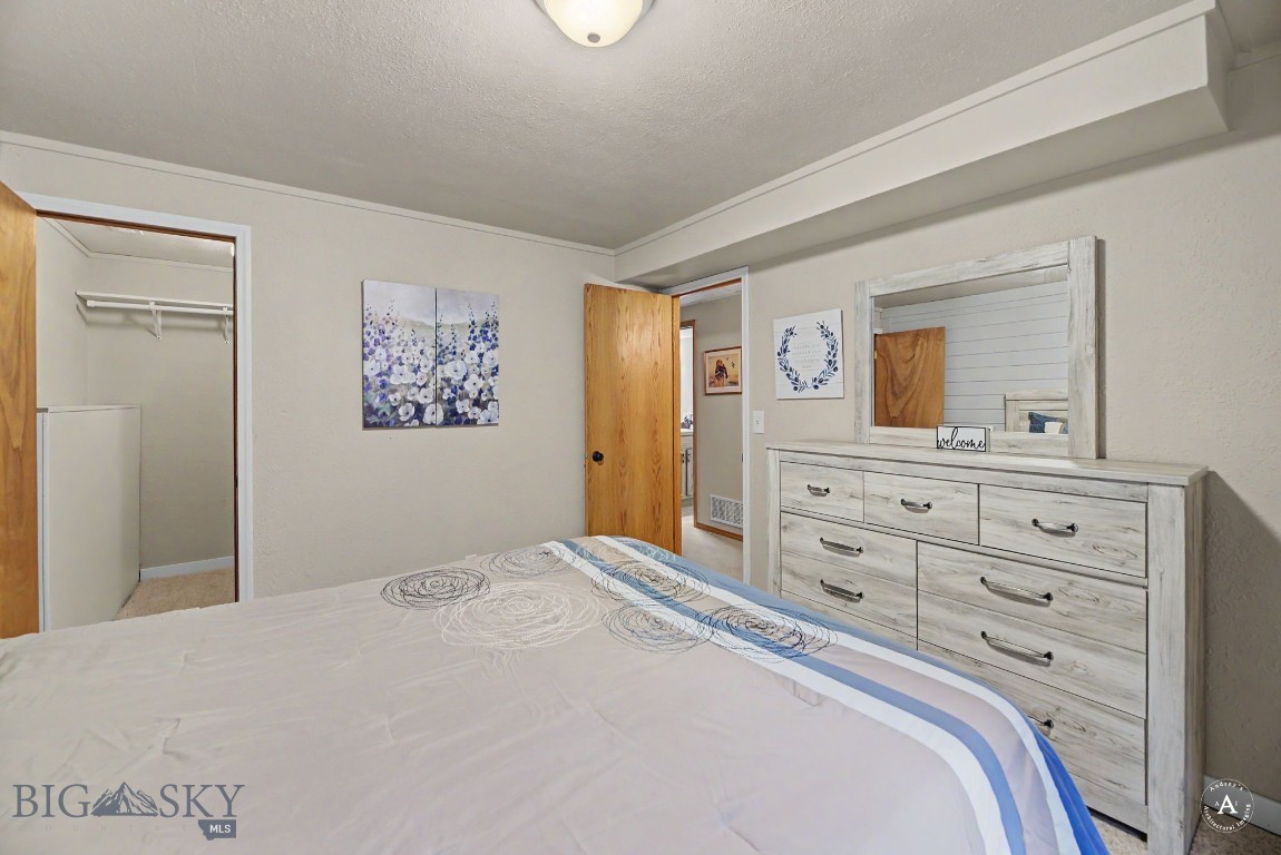 412549 Property Photo 43