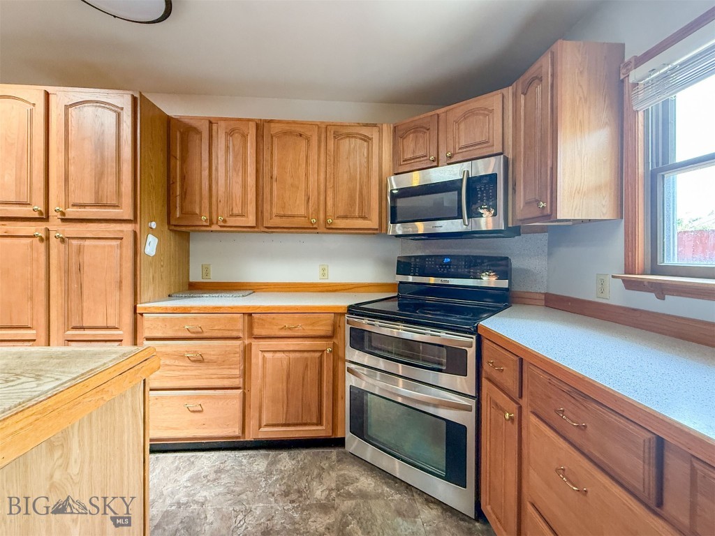 616 2nd Avenue S Property Photo 4