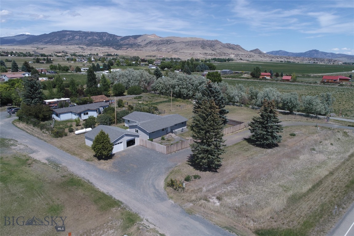 95 Mt Highway 2 E Property Photo 23