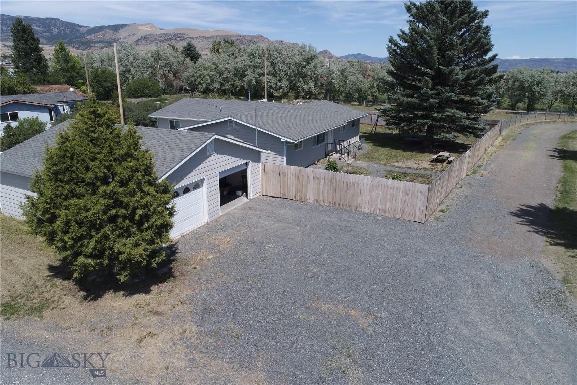 95 Mt Highway 2 E Property Photo 24