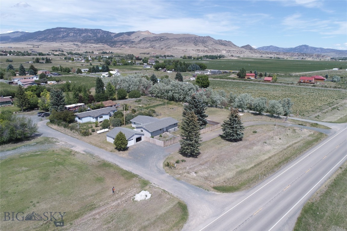 95 Mt Highway 2 E Property Photo 26