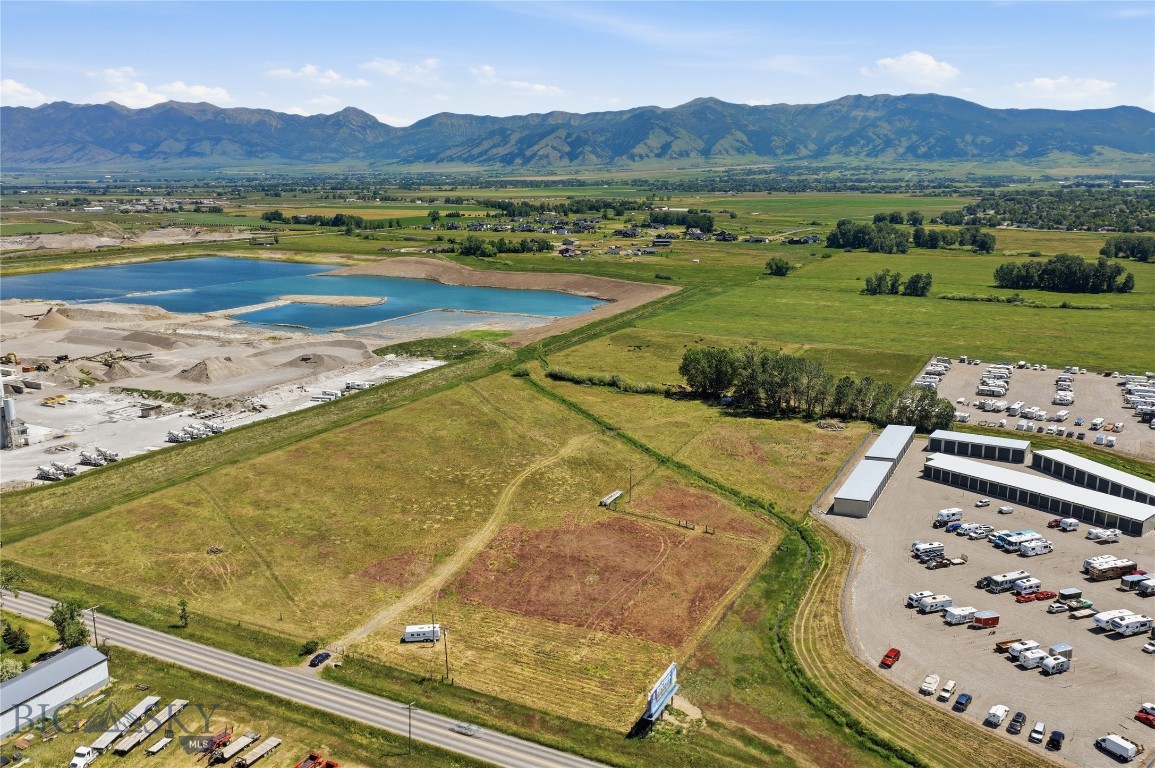 S Alaska Road Property Photo 6