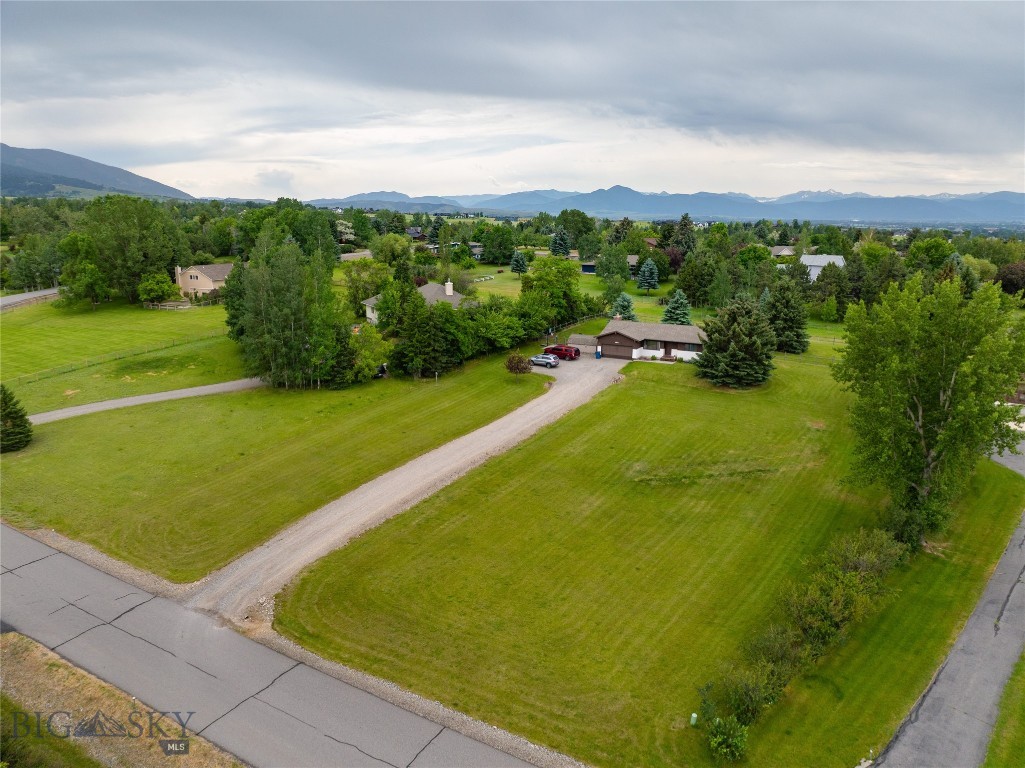 4913 Itana Circle Property Photo 3