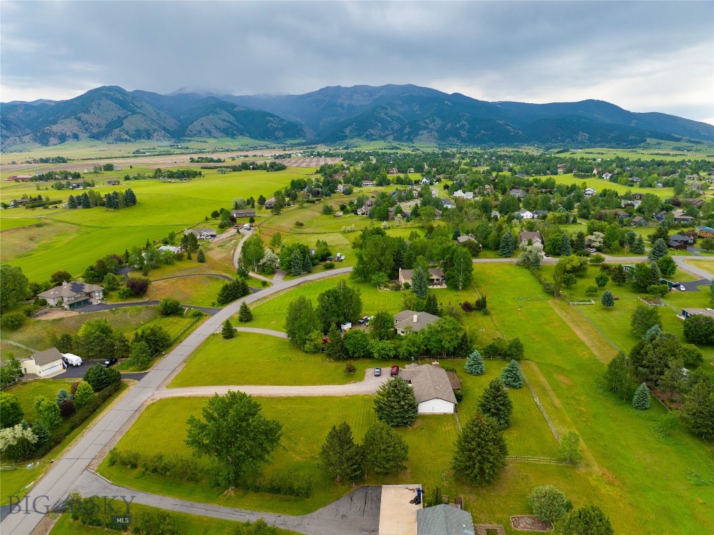 4913 Itana Circle Property Photo 11