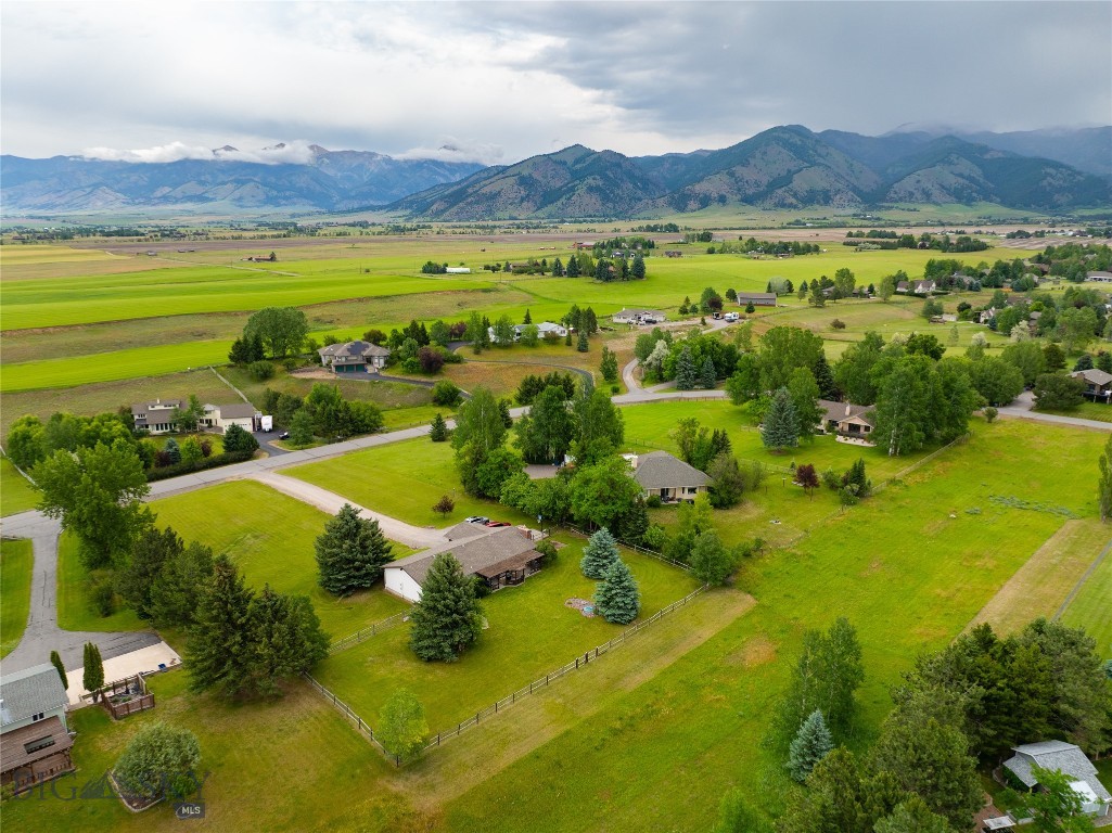 4913 Itana Circle Property Photo 12