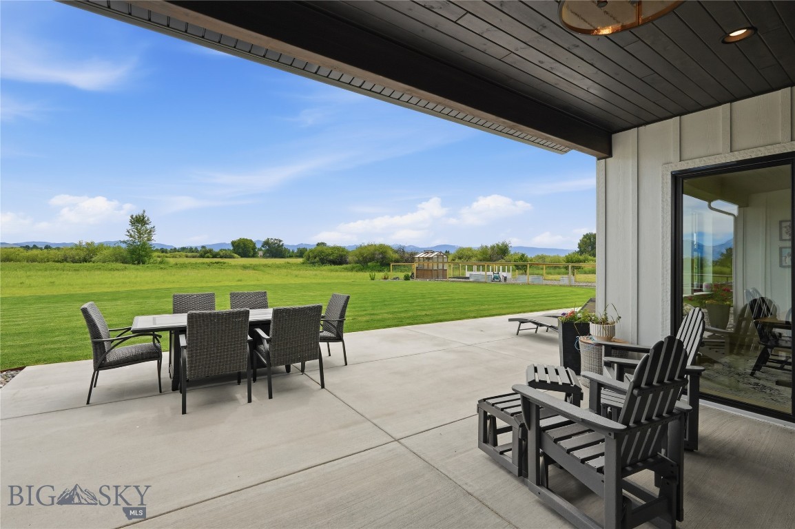 284 Riparian Way Property Photo 14