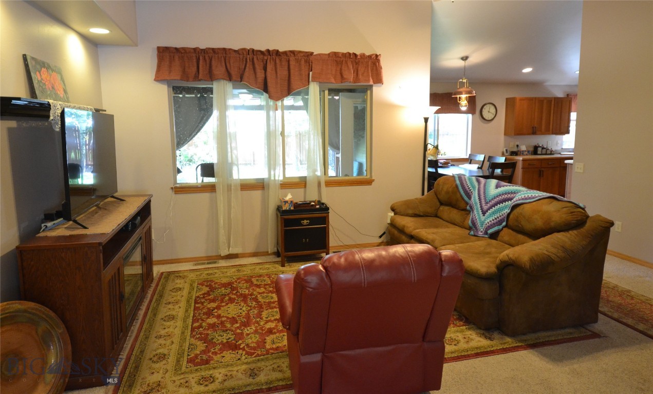 903 Kermit Court Property Photo 10