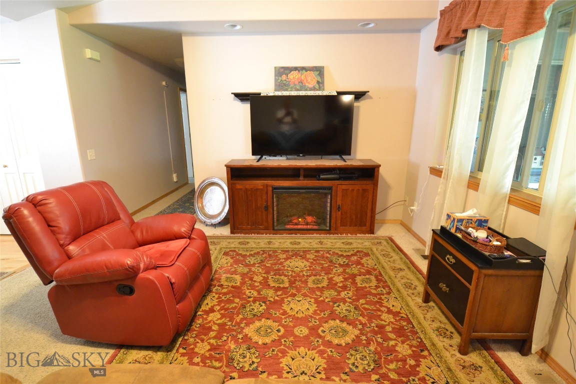 903 Kermit Court Property Photo 12