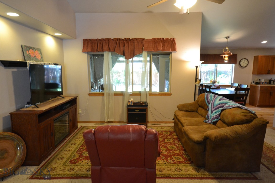 903 Kermit Court Property Photo 14