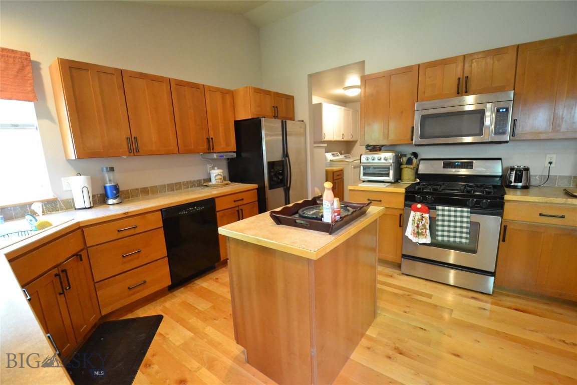 903 Kermit Court Property Photo 17