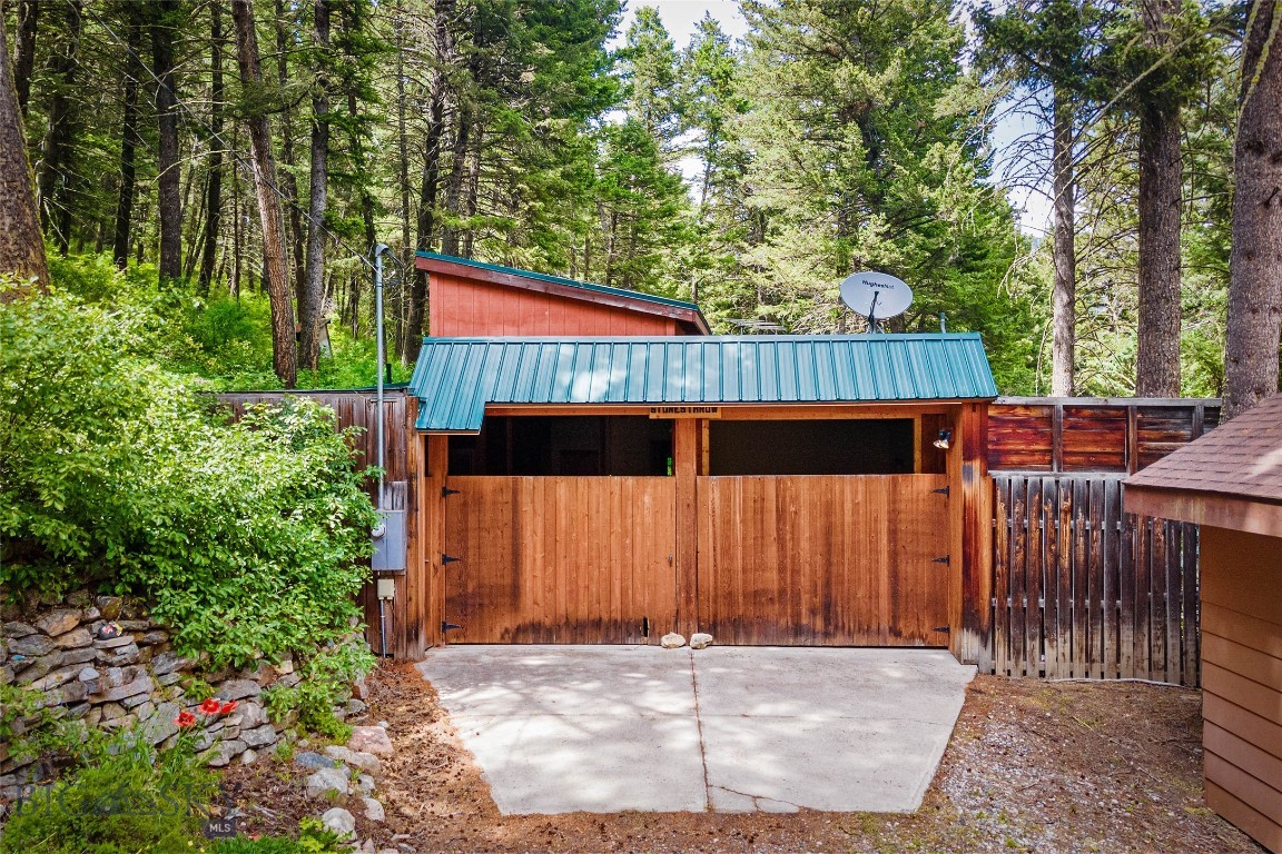 63921 Gallatin Road Property Photo 4