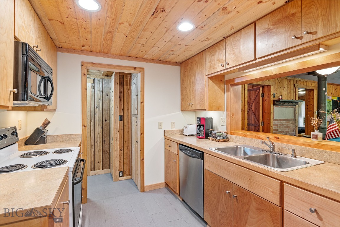 63921 Gallatin Road Property Photo 8