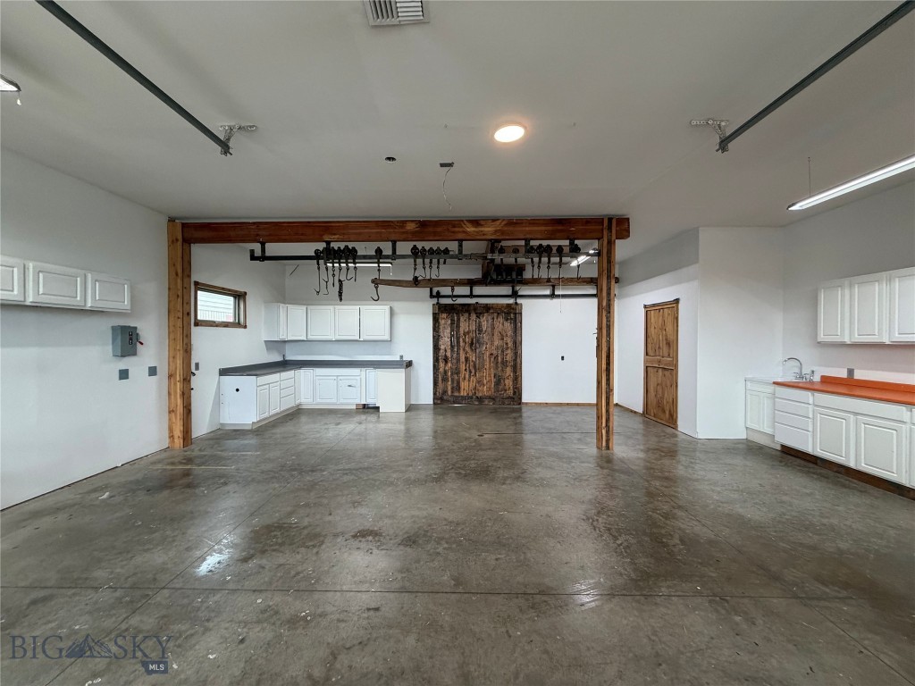 415 E Main Street Property Photo 4