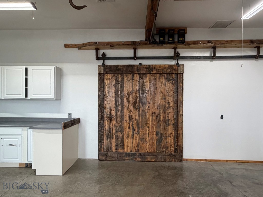 415 E Main Street Property Photo 7