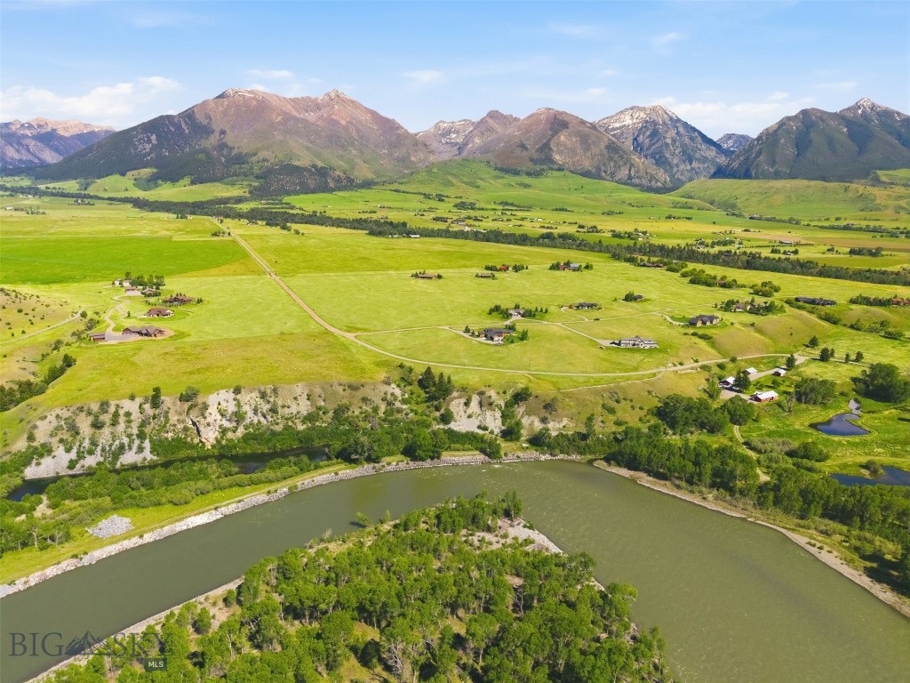 16 Cutthroat Lane Property Photo 6