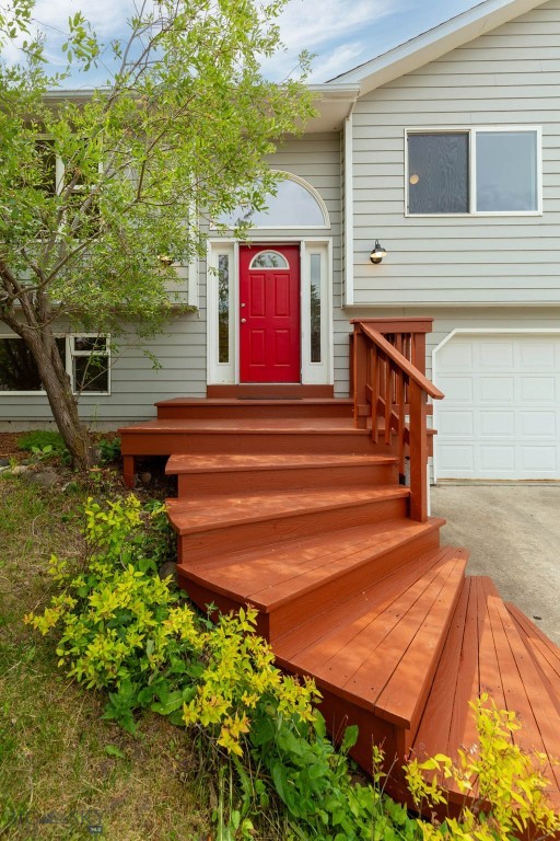 1206 S Pinecrest Drive Property Photo 2