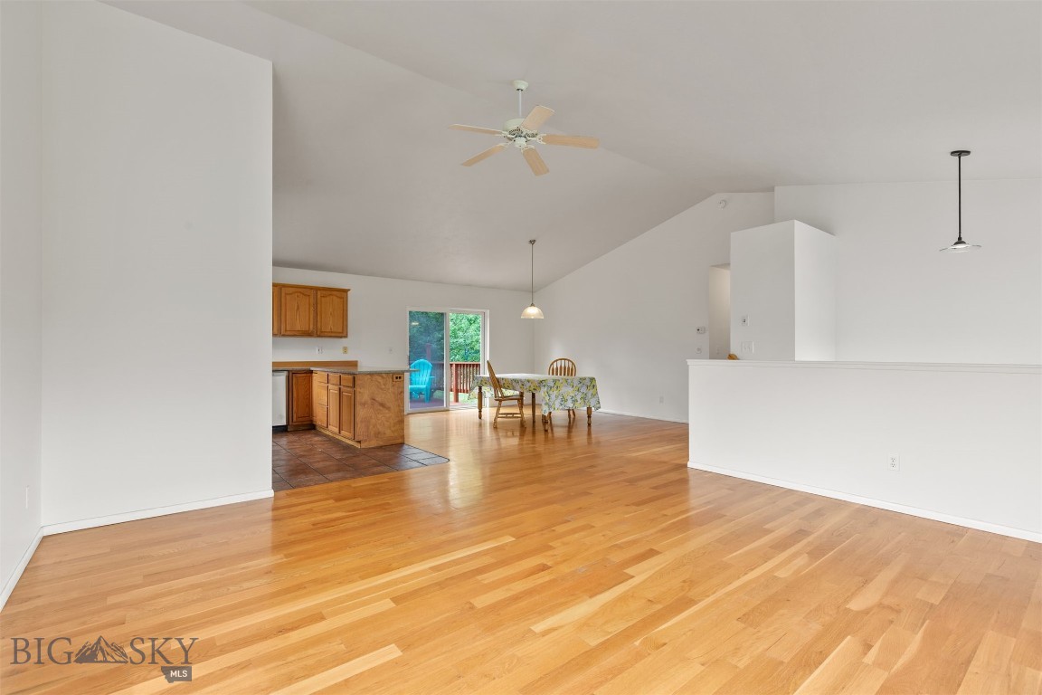 1206 S Pinecrest Drive Property Photo 8