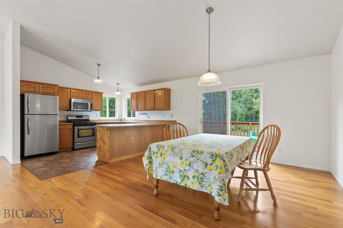 1206 S Pinecrest Drive Property Photo 9