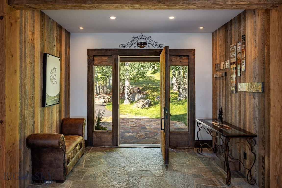 6027 Skyline Lane Property Photo 11