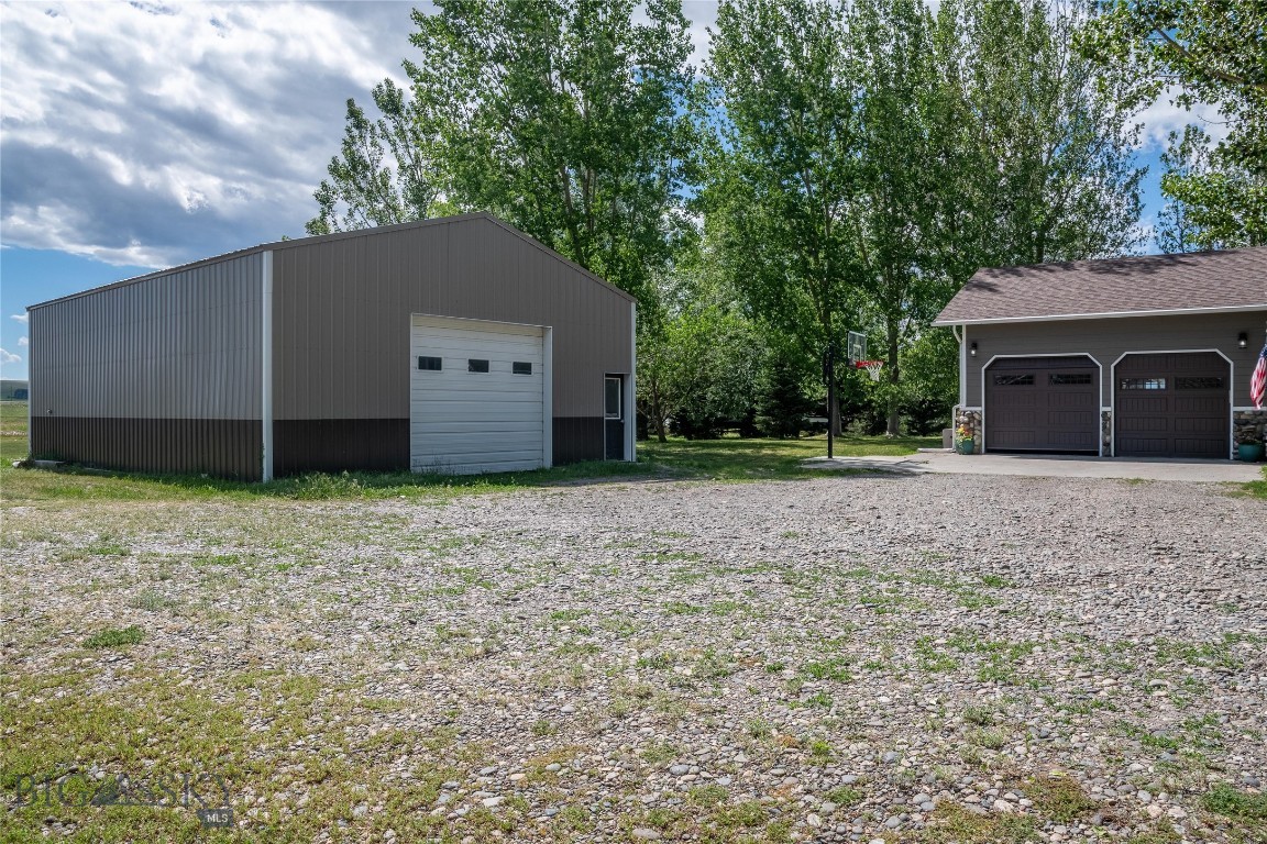 7 W Teal Property Photo 5
