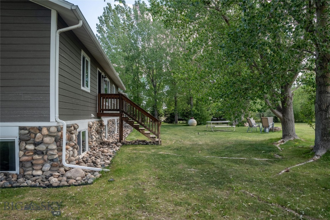 7 W Teal Property Photo 9