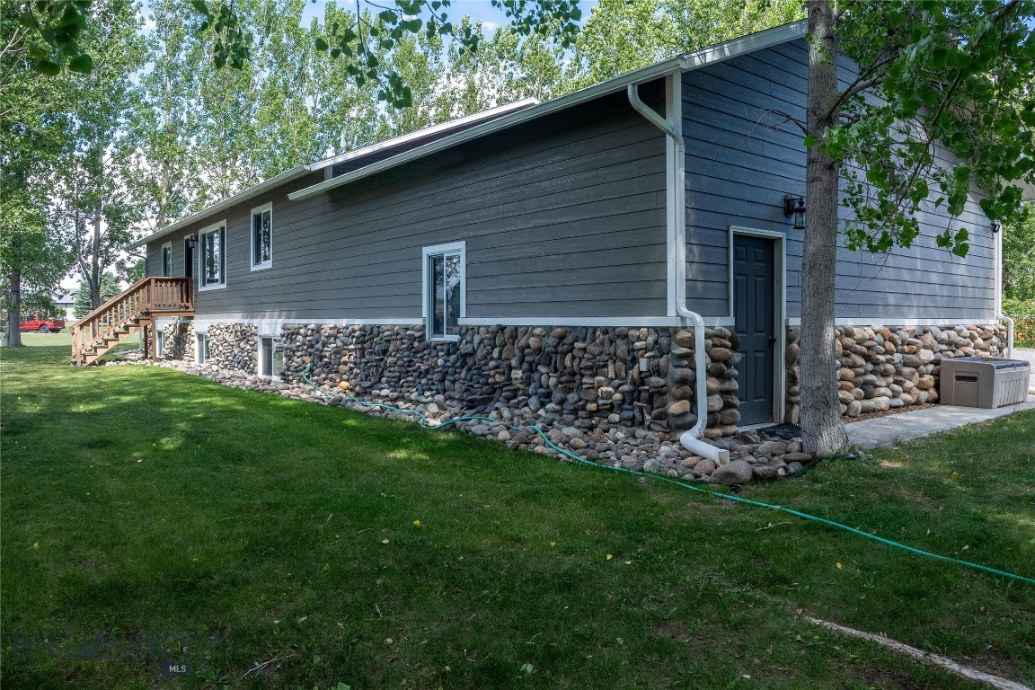 7 W Teal Property Photo 11