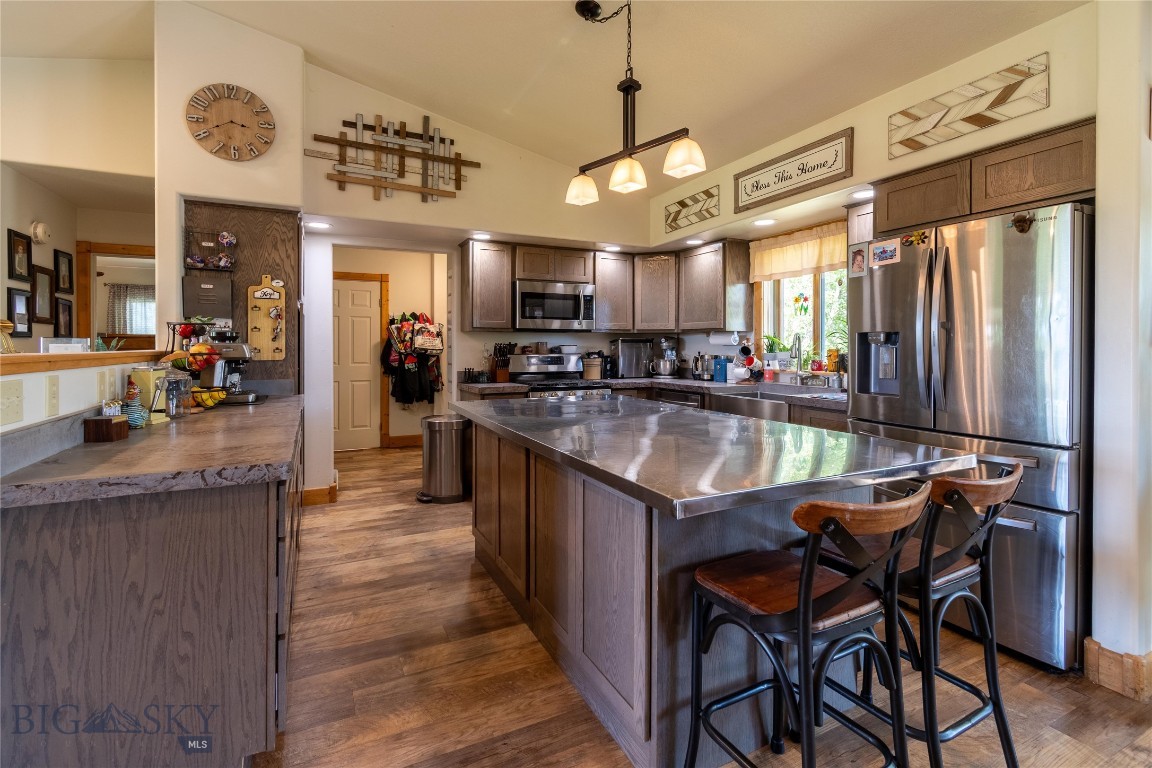 7 W Teal Property Photo 21