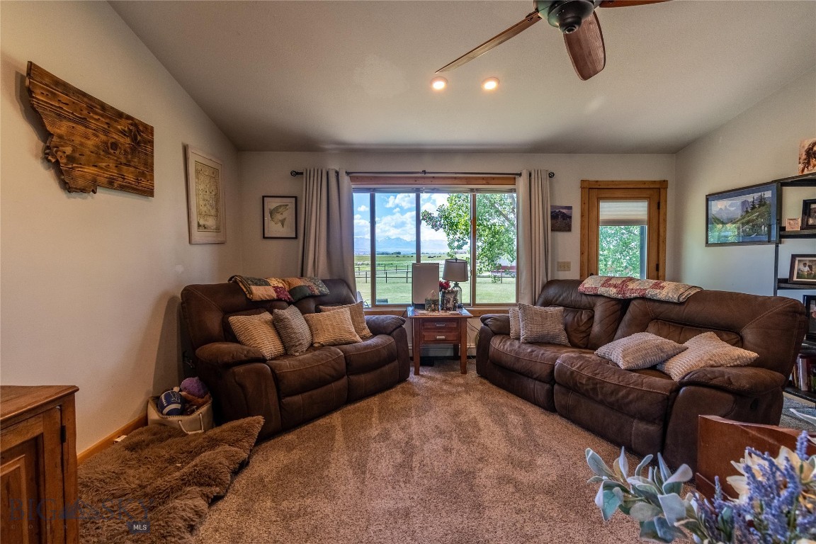 7 W Teal Property Photo 23