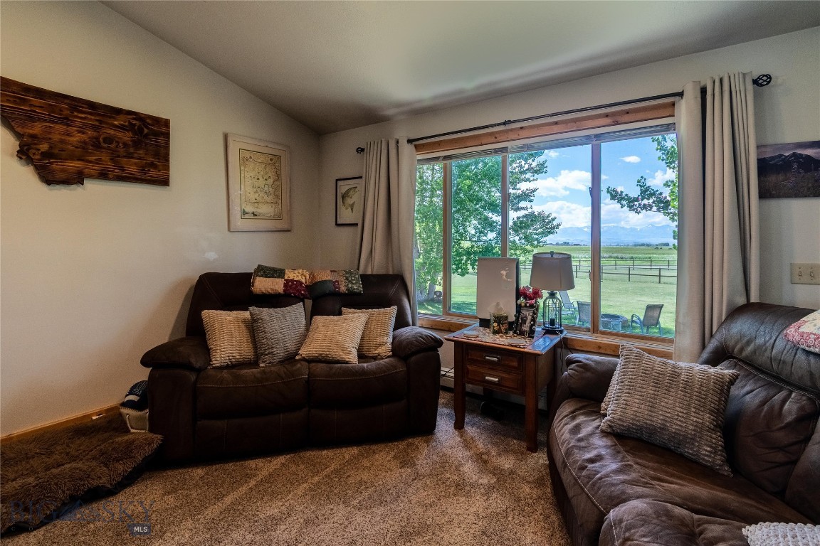 7 W Teal Property Photo 24