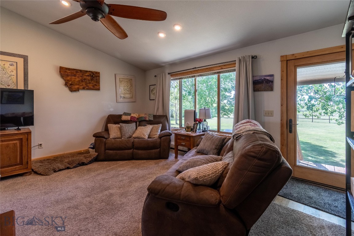 7 W Teal Property Photo 26