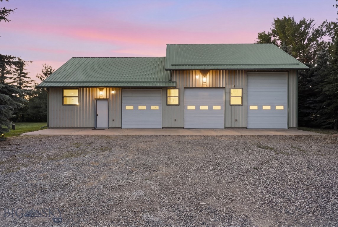 217 Lower Rainbow Road Property Photo 3