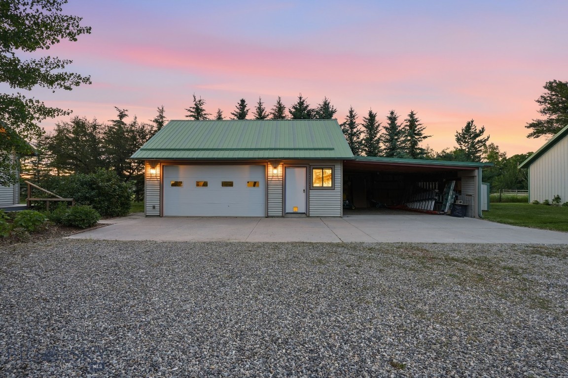 217 Lower Rainbow Road Property Photo 4