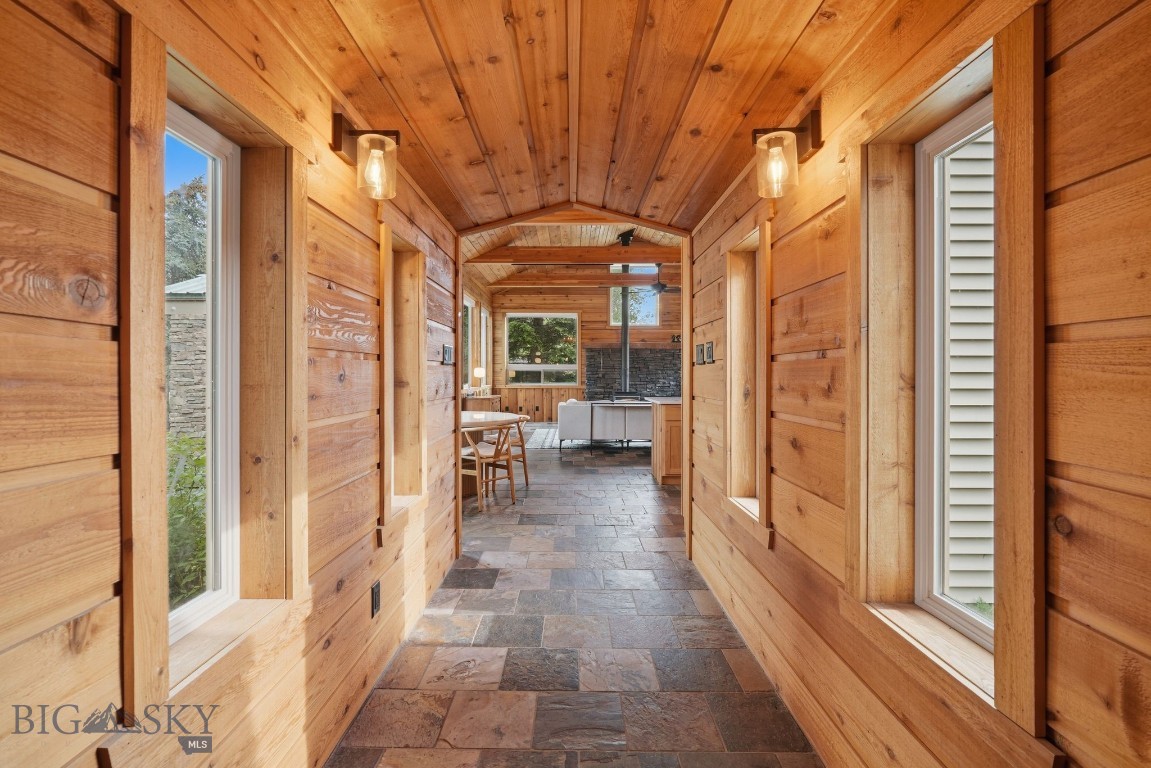 217 Lower Rainbow Road Property Photo 8