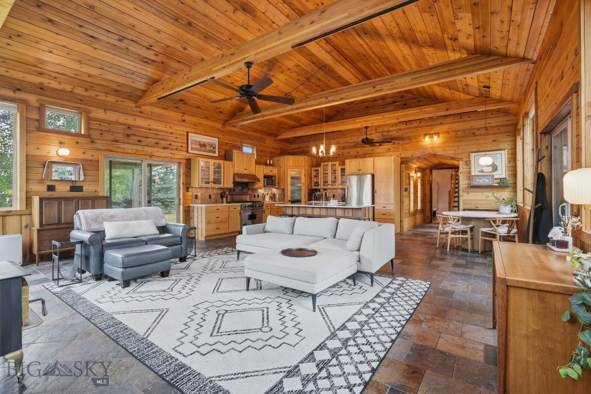 217 Lower Rainbow Road Property Photo 10