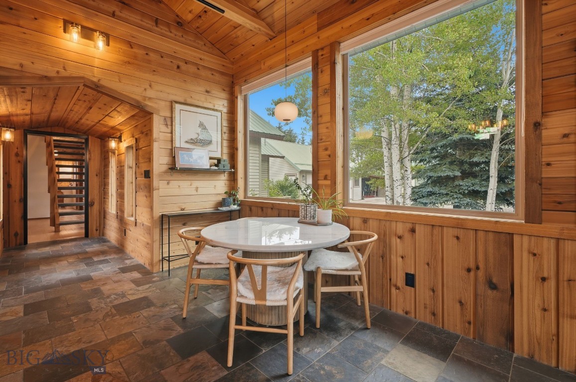 217 Lower Rainbow Road Property Photo 15