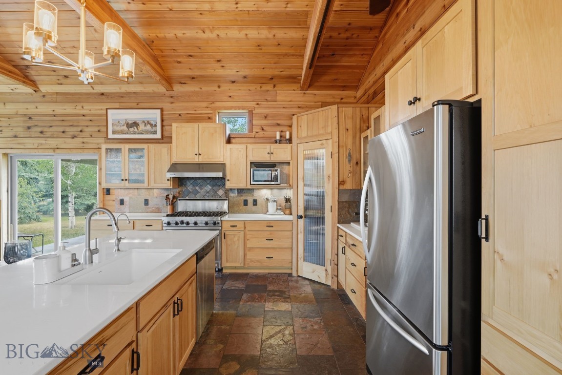 217 Lower Rainbow Road Property Photo 18