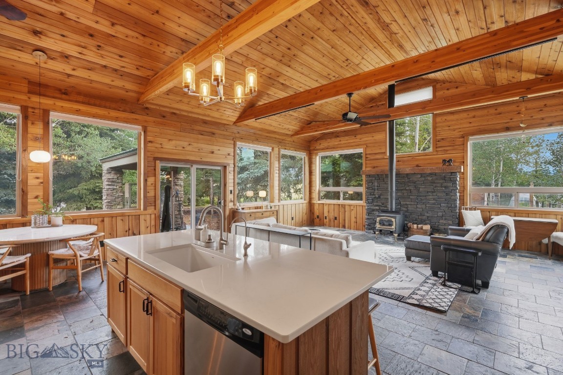 217 Lower Rainbow Road Property Photo 22