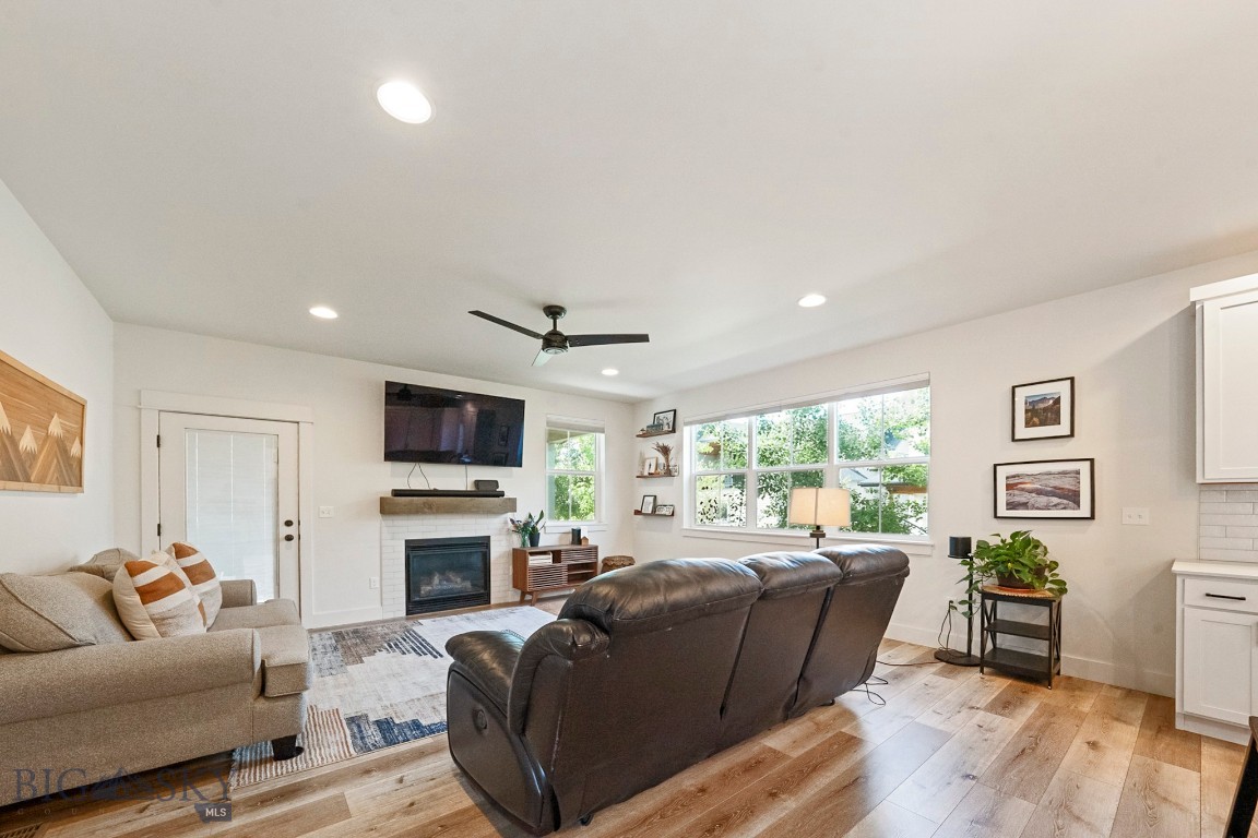 5429 Vaughn Drive Property Photo 6
