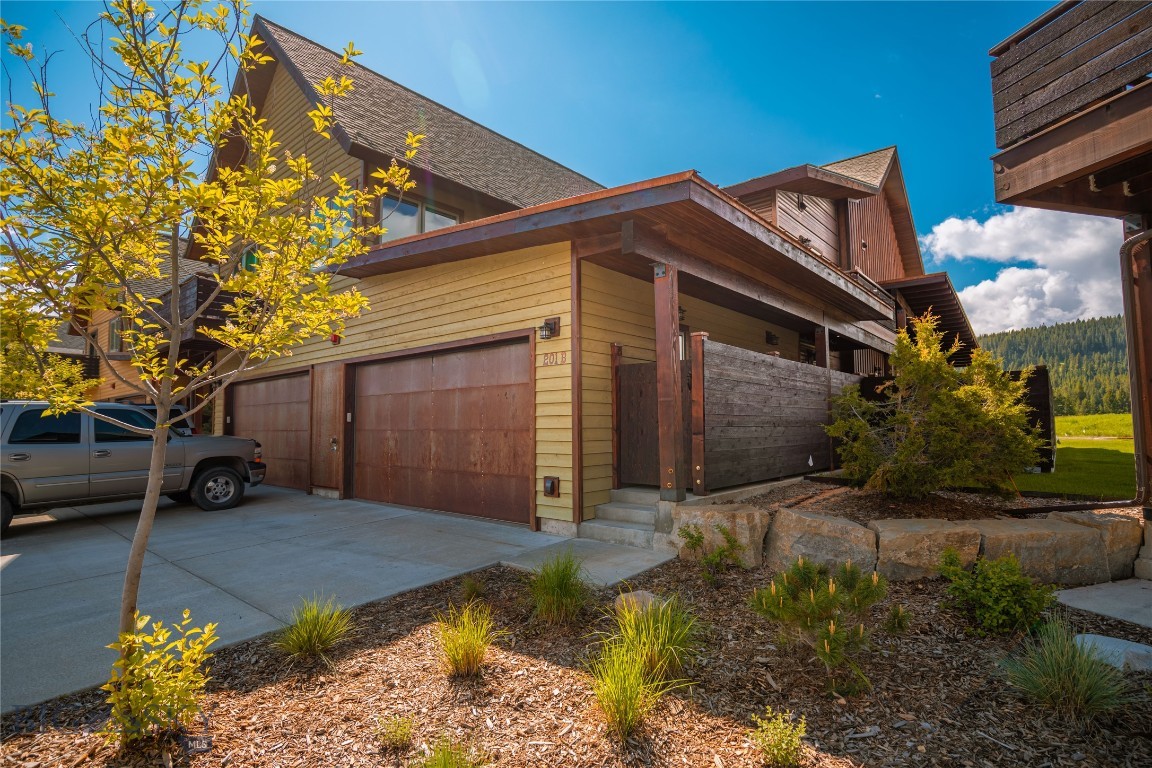201 B Pheasant Tail Lane Property Photo 1