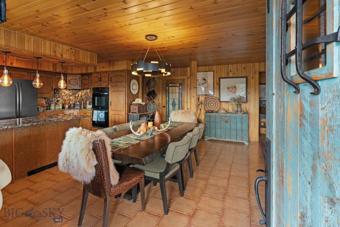 42 E L & M Ranch Property Photo 8