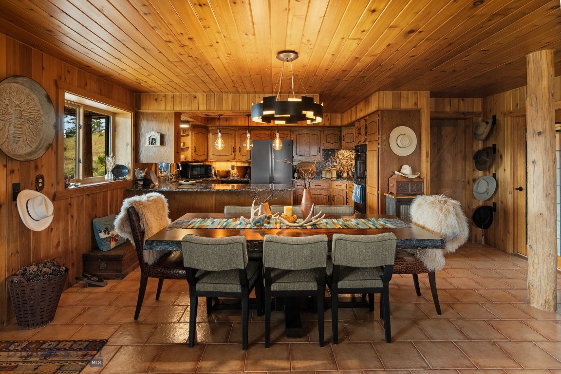 42 E L & M Ranch Property Photo 9