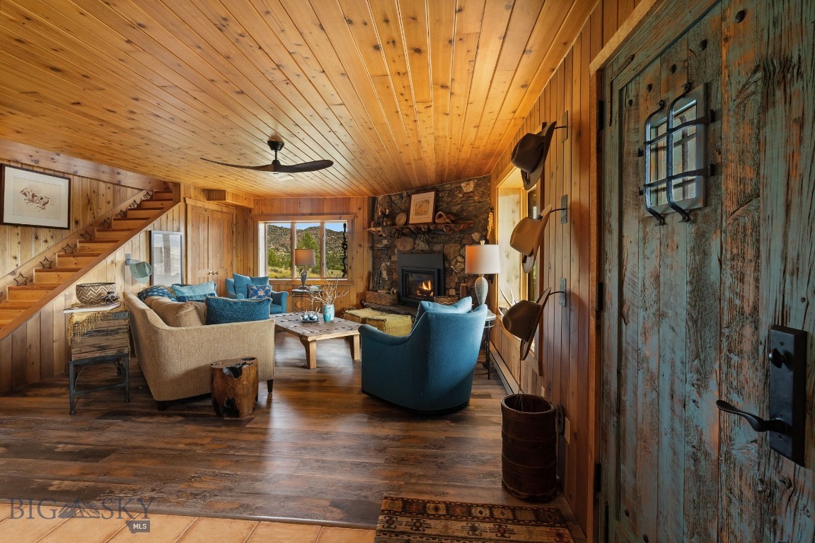 42 E L & M Ranch Property Photo 15