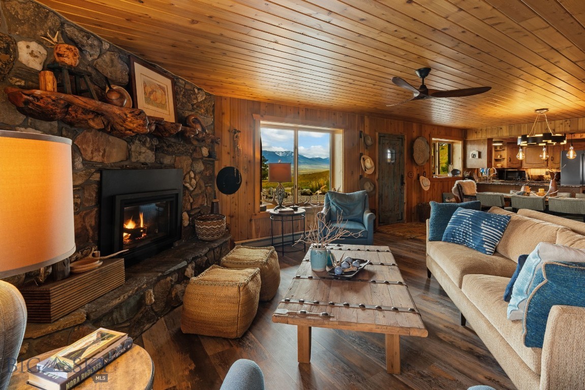 42 E L & M Ranch Property Photo 18