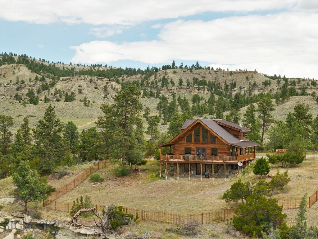 160 Falling Star Tr. Property Photo 2